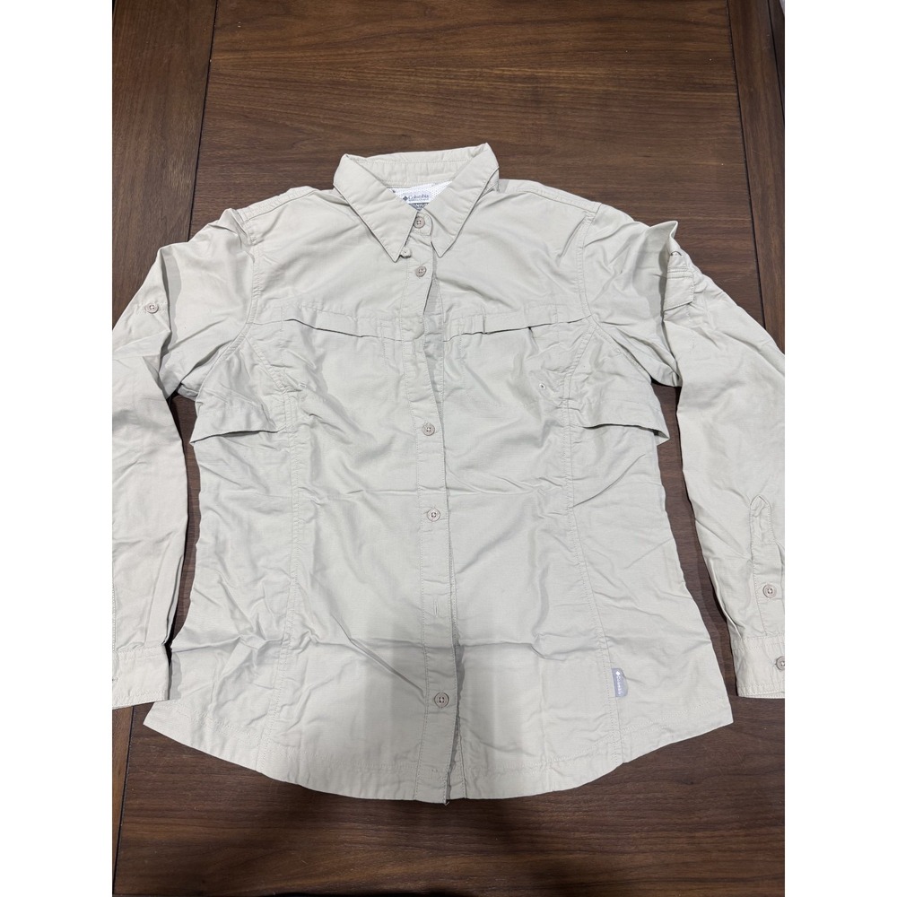 Columbia Omni Dry Titanium Women's Khaki Button Up Size XL Size M